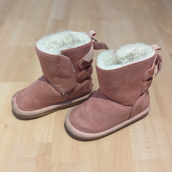 Joe Fresh Pink Infant Girl Boots - Size 6, Cozy Faux Fur Lining, Worn Twice! - Picture 2 of 5